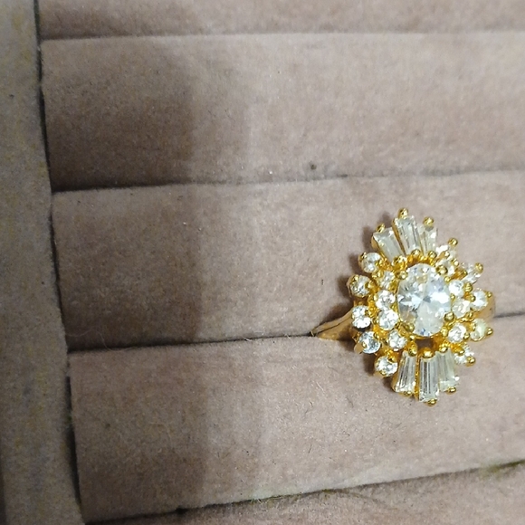 Radiant Gold and Silver Crystal Flower Ring - Picture 1 of 2
